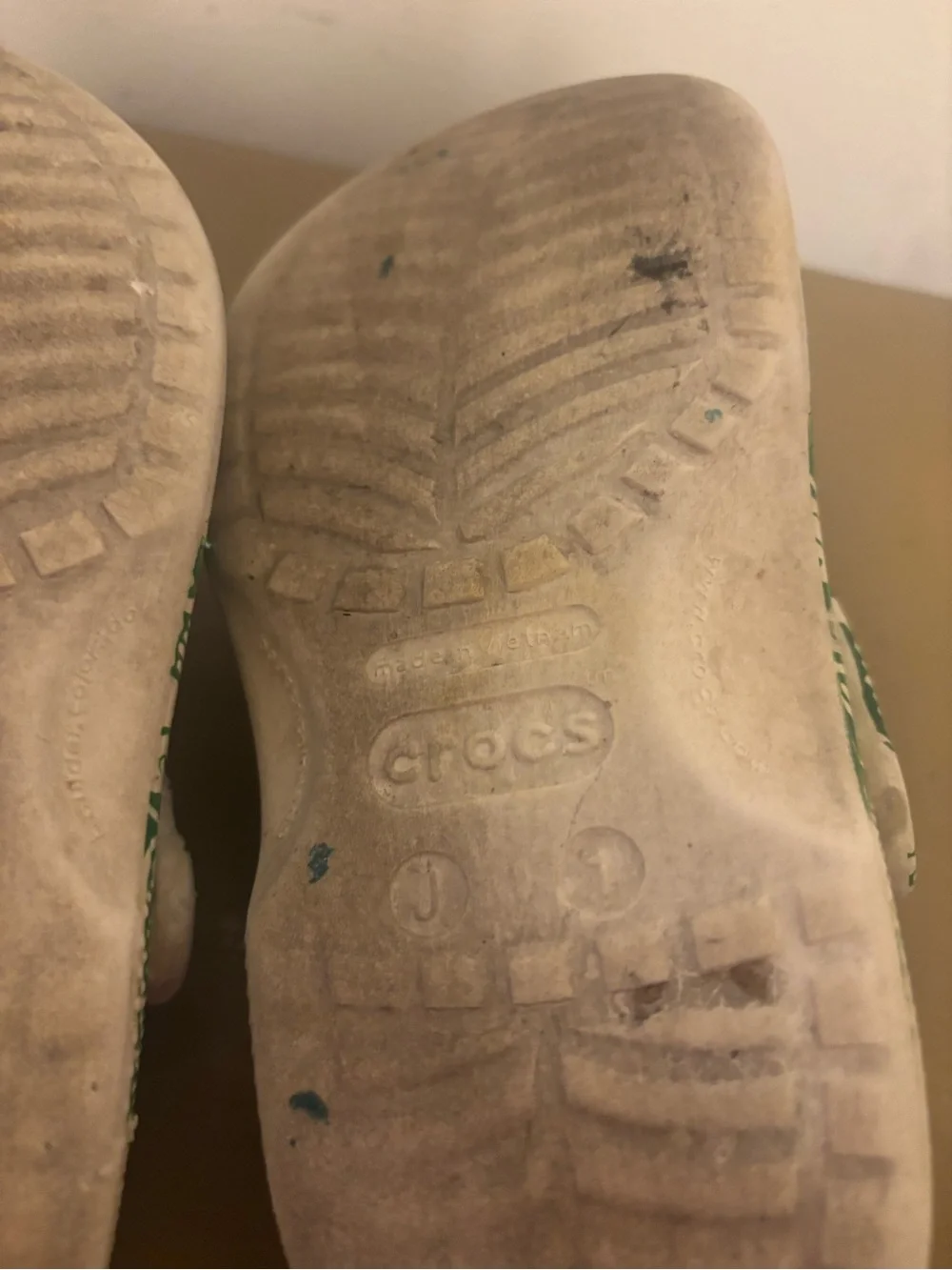 CROCS Kids Green and White Patterned Clogs